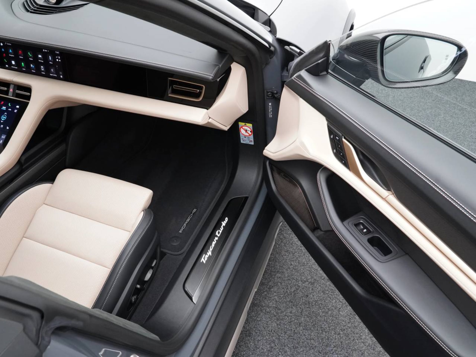 PORSCHE Taycan Turbo Cross Turismo-image-23