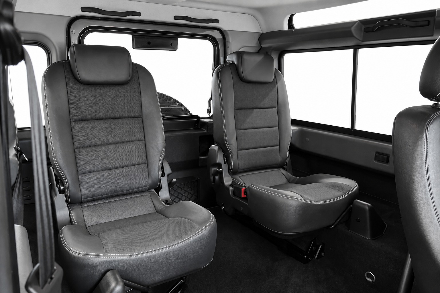LAND ROVER Defender 90 2.2 TD4 SW-image-19