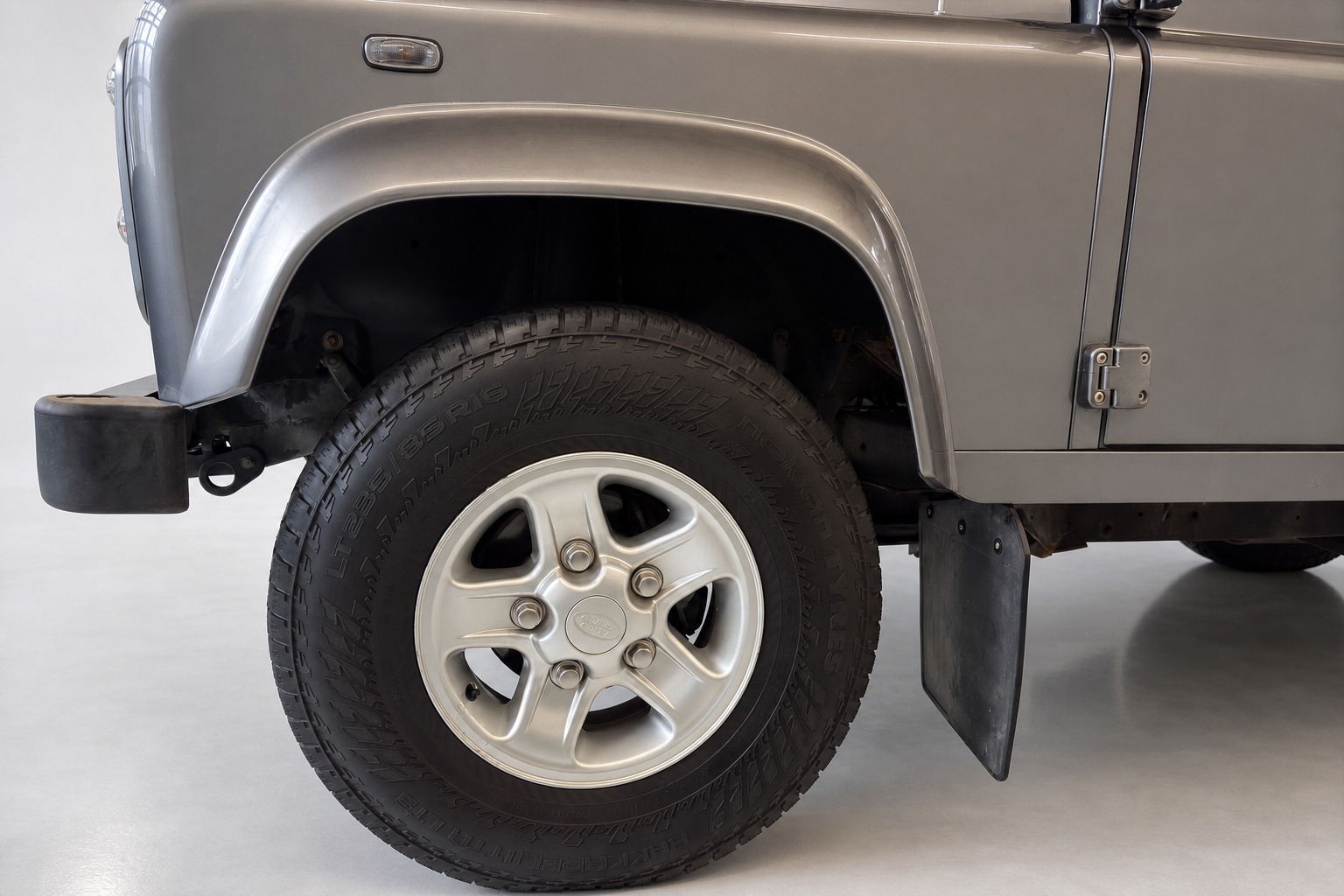 LAND ROVER Defender 90 2.2 TD4 SW-image-7