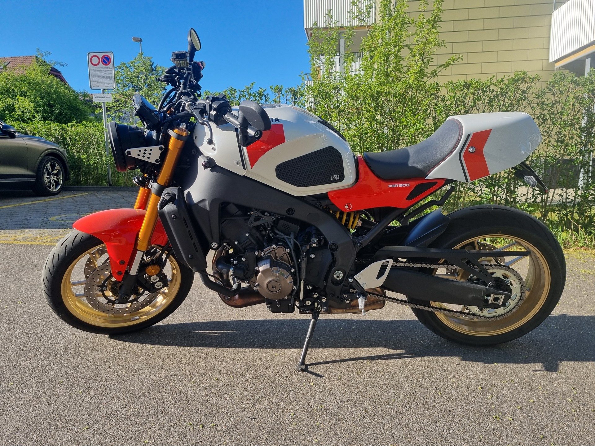 YAMAHA XSR 900-image-2