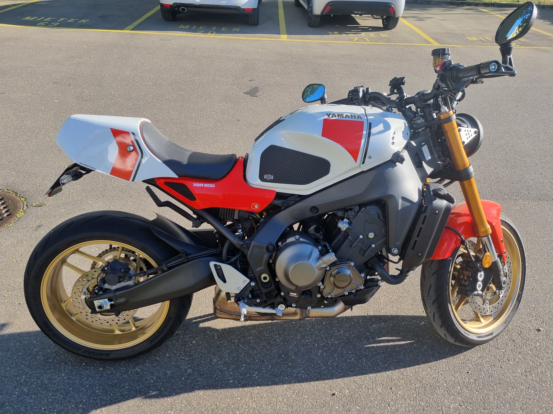 YAMAHA XSR 900-image-3