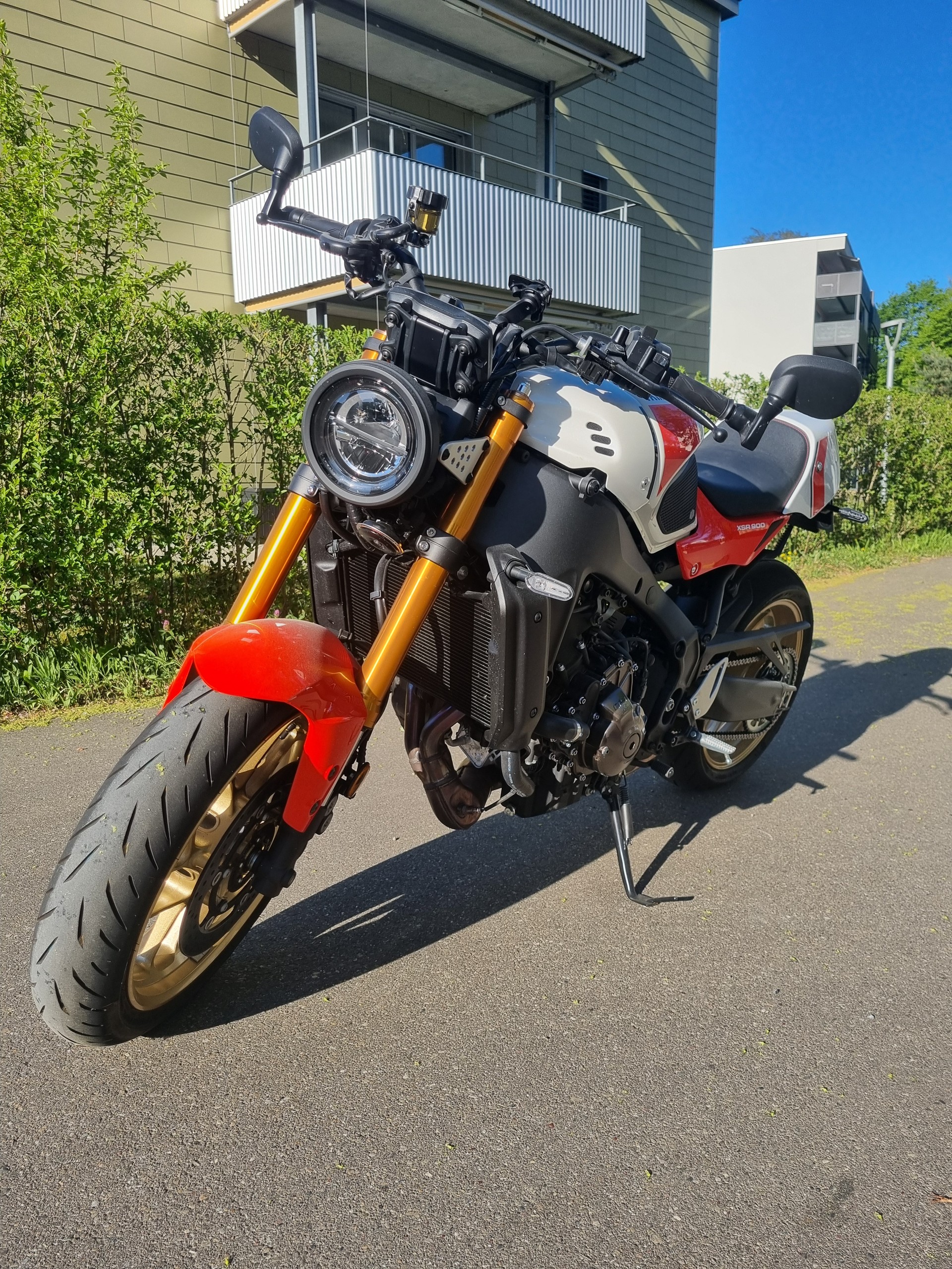 YAMAHA XSR 900-image-0