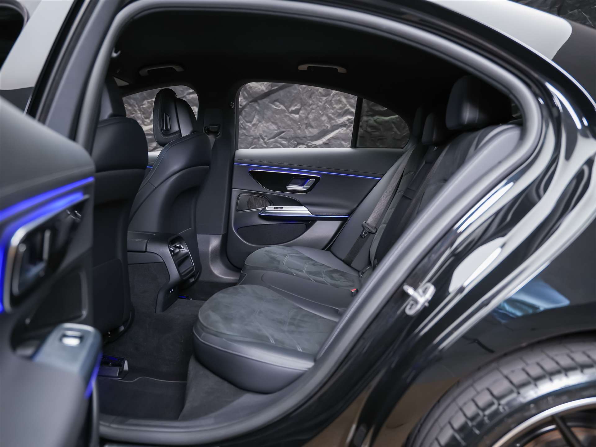 MERCEDES-BENZ E 220 d AMG Line 9G-Tronic 21" Felgen*Werksgarantie*Lenkradheizung*-image-12