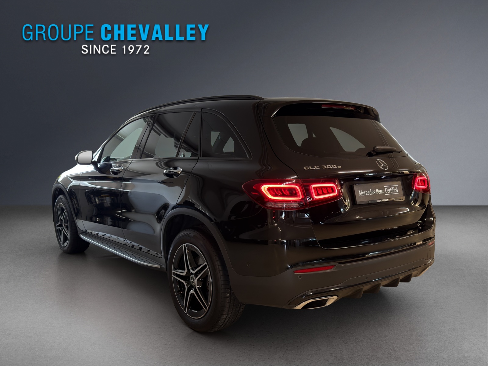 MERCEDES-BENZ GLC 300 e AMG Line 4Matic-showroom-element-3