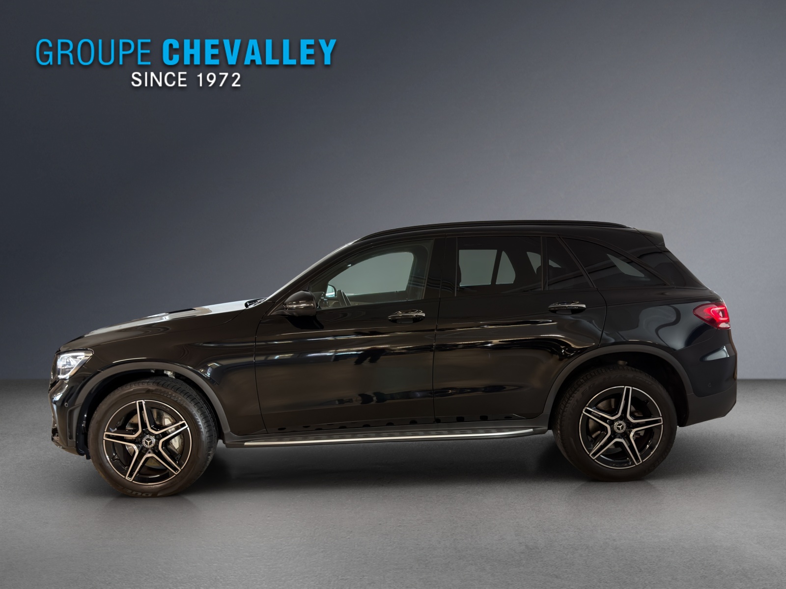 MERCEDES-BENZ GLC 300 e AMG Line 4Matic-showroom-element-2