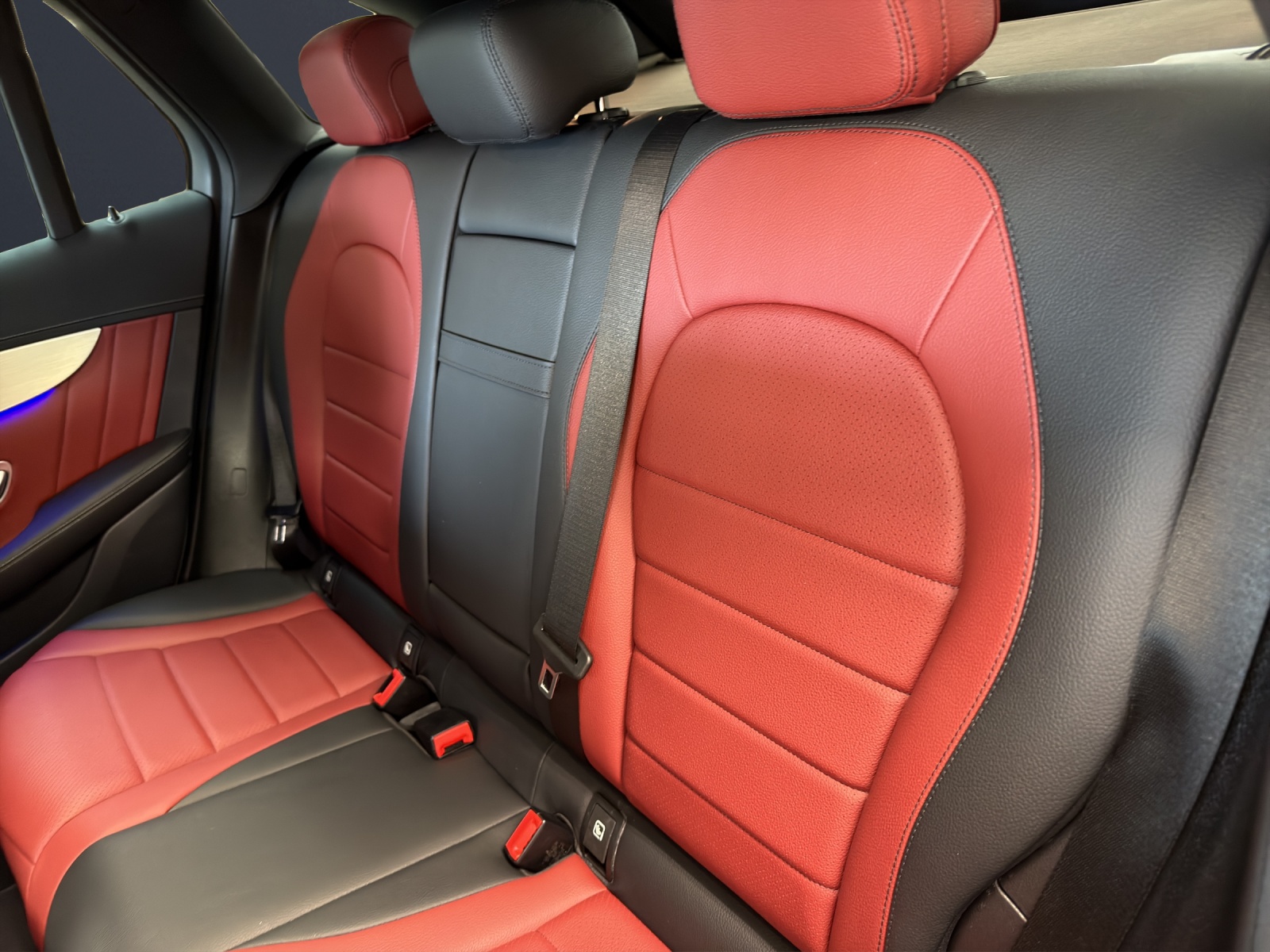 MERCEDES-BENZ GLC 300 e AMG Line 4Matic-image-15