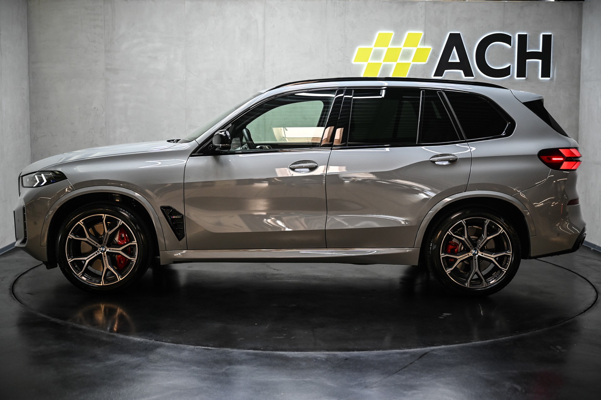 BMW X5 M60i xDrive M Sport Pro-image-4