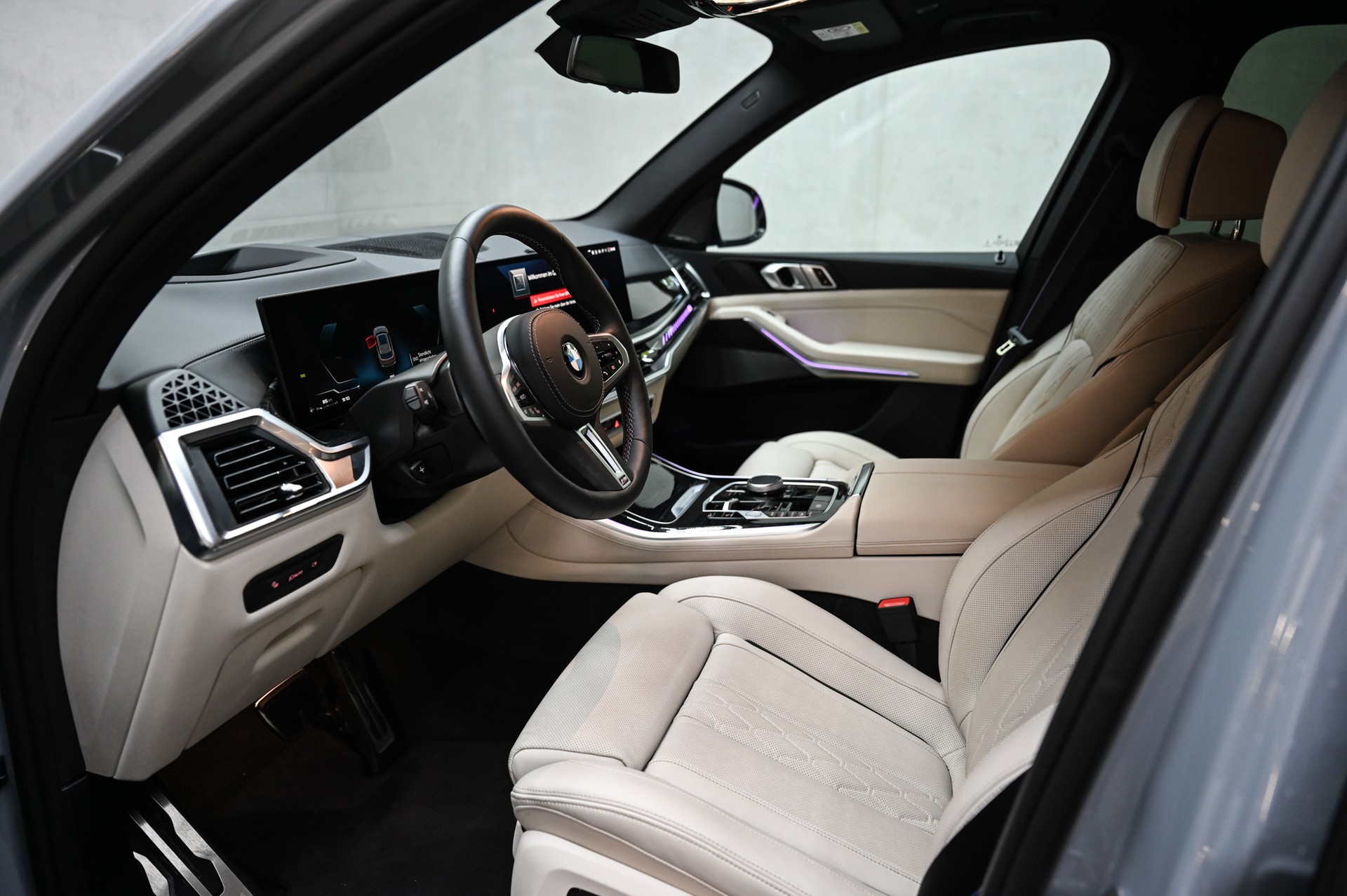 BMW X5 M60i xDrive M Sport Pro-image-21