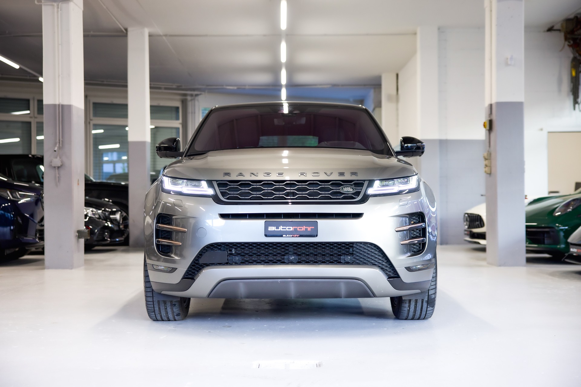 LAND ROVER Range Rover Evoque R-Dynamic SE P200 AT9 Allrad-showroom-element-1