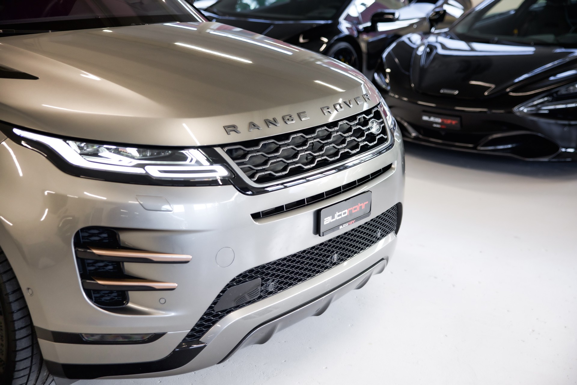 LAND ROVER Range Rover Evoque R-Dynamic SE P200 AT9 Allrad-image-8