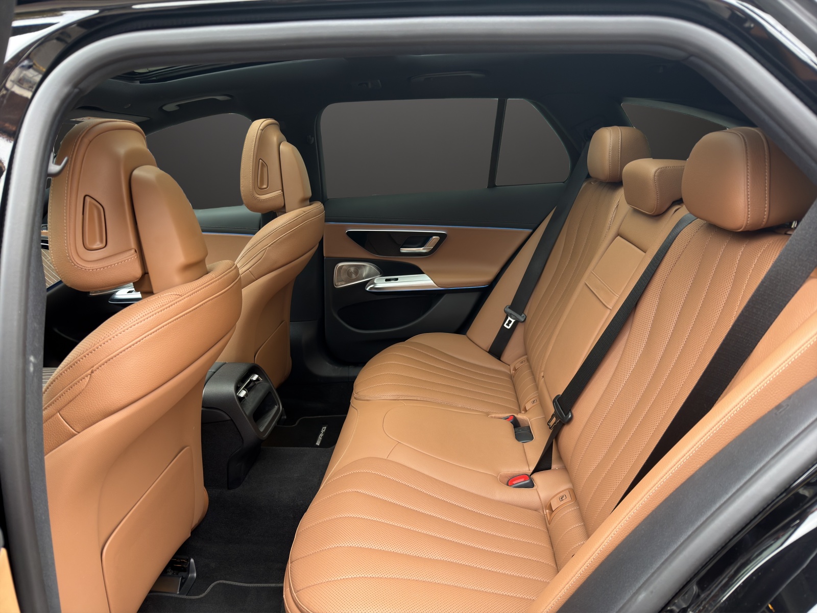 MERCEDES-BENZ E 300 de T 4Matic EQ Hybrid 9G-Tronic-image-11