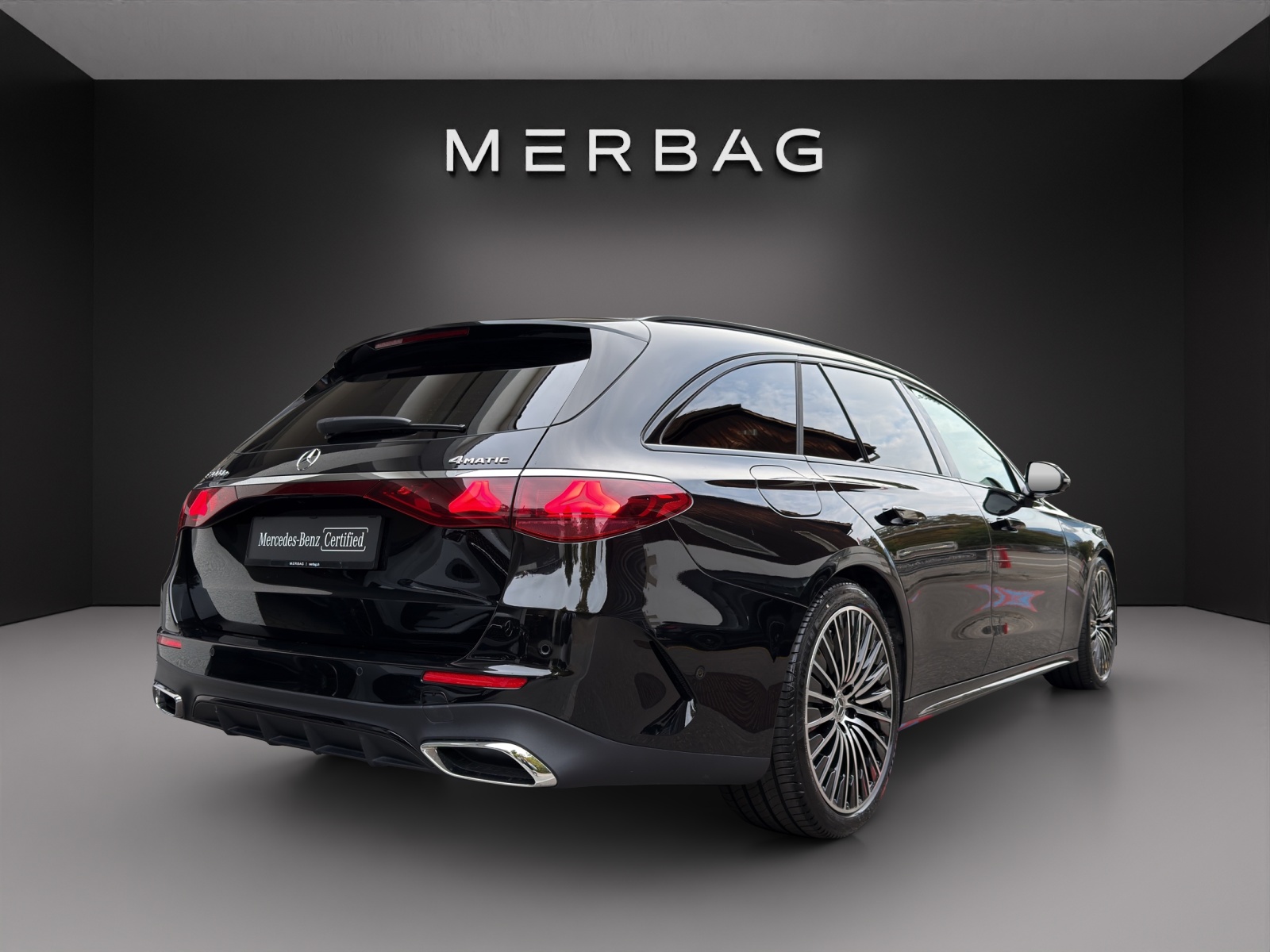 MERCEDES-BENZ E 300 de T 4Matic EQ Hybrid 9G-Tronic-image-2