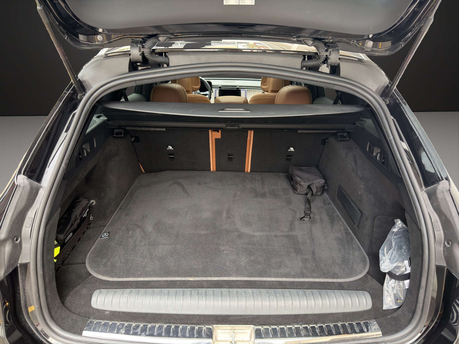 MERCEDES-BENZ E 300 de T 4Matic EQ Hybrid 9G-Tronic-image-13
