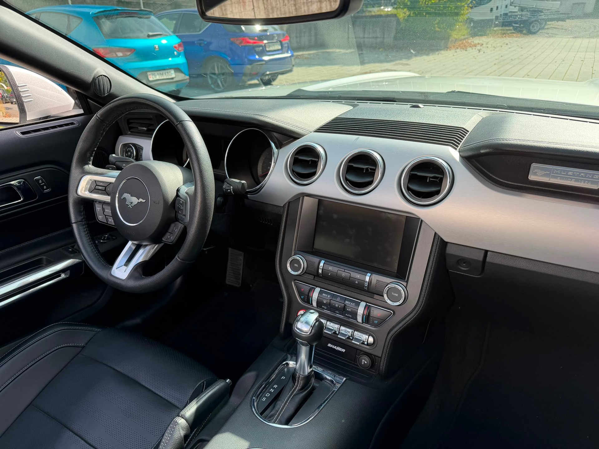 FORD Mustang Convertible 2.3 Automat-image-8