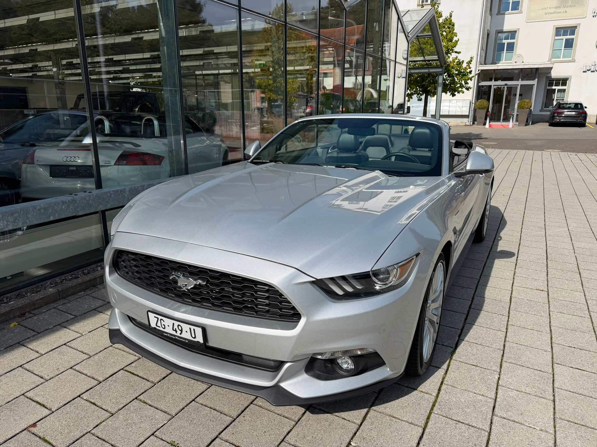FORD Mustang Convertible 2.3 Automat-showroom-element-1