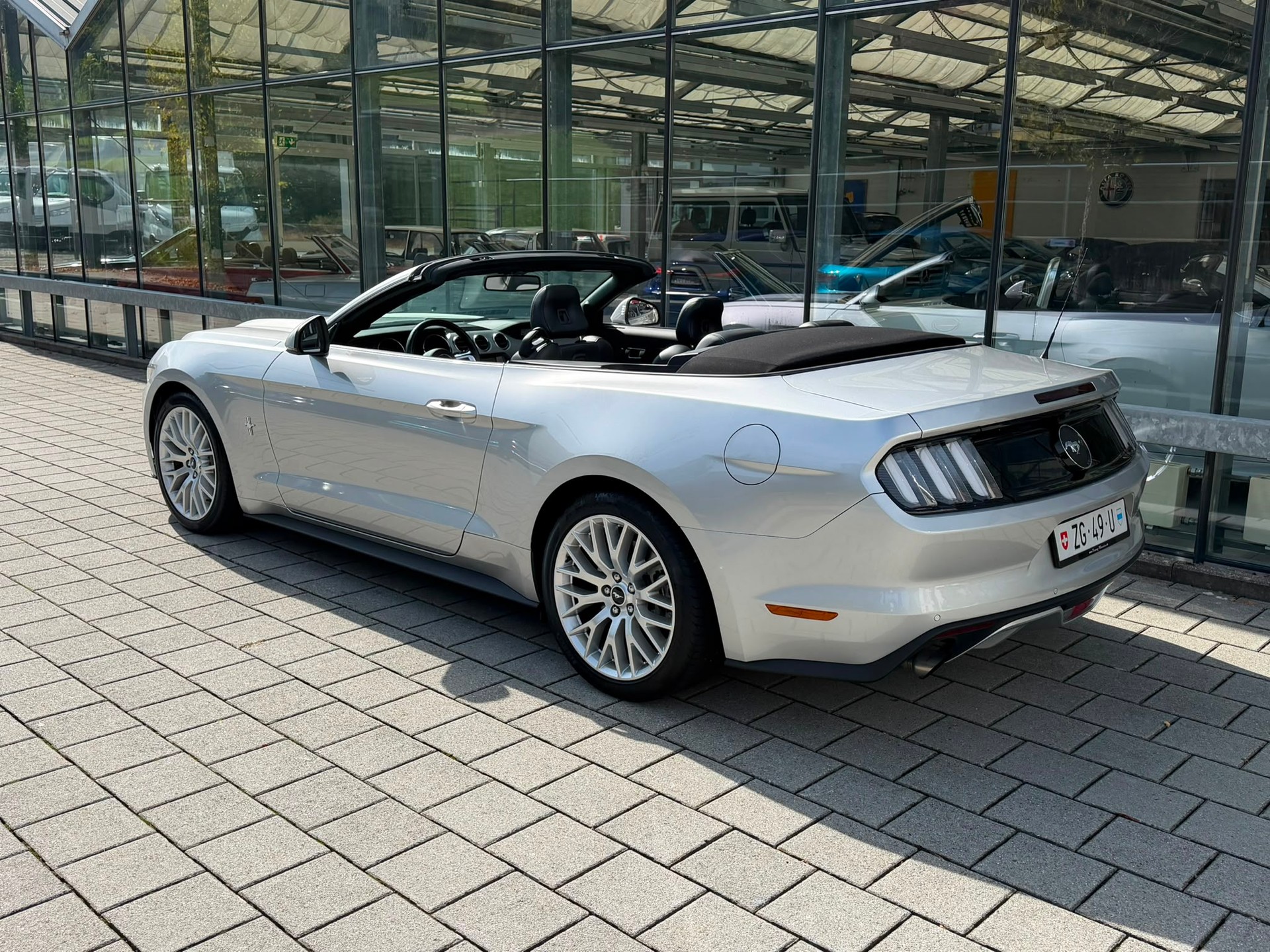 FORD Mustang Convertible 2.3 Automat-showroom-element-3