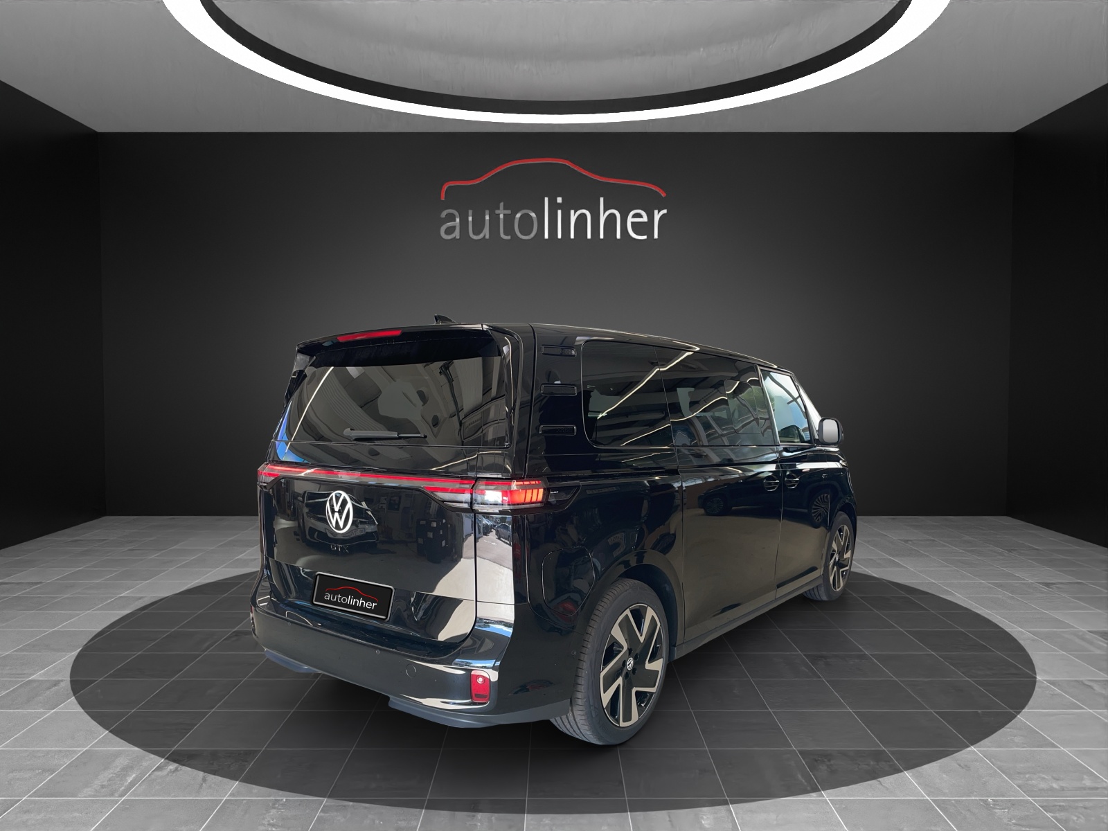 VW ID.Buzz LWB GTX 4 Motion-image-4
