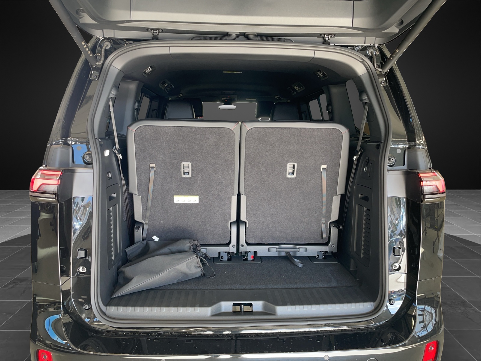 VW ID.Buzz LWB GTX 4 Motion-image-12