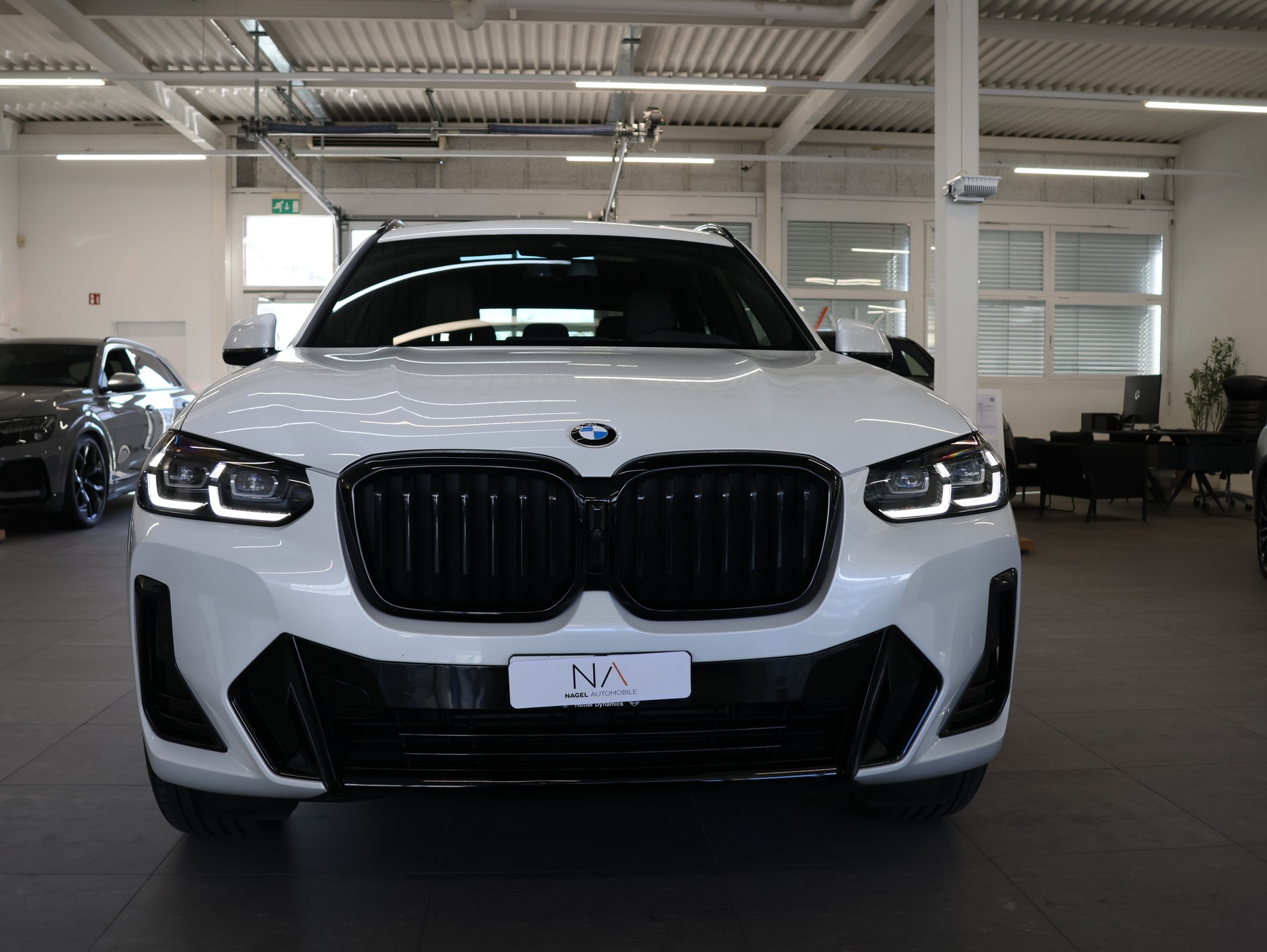 BMW X3 xDrive 48V 20d M Sport *MINERALWEISS*-showroom-element-2