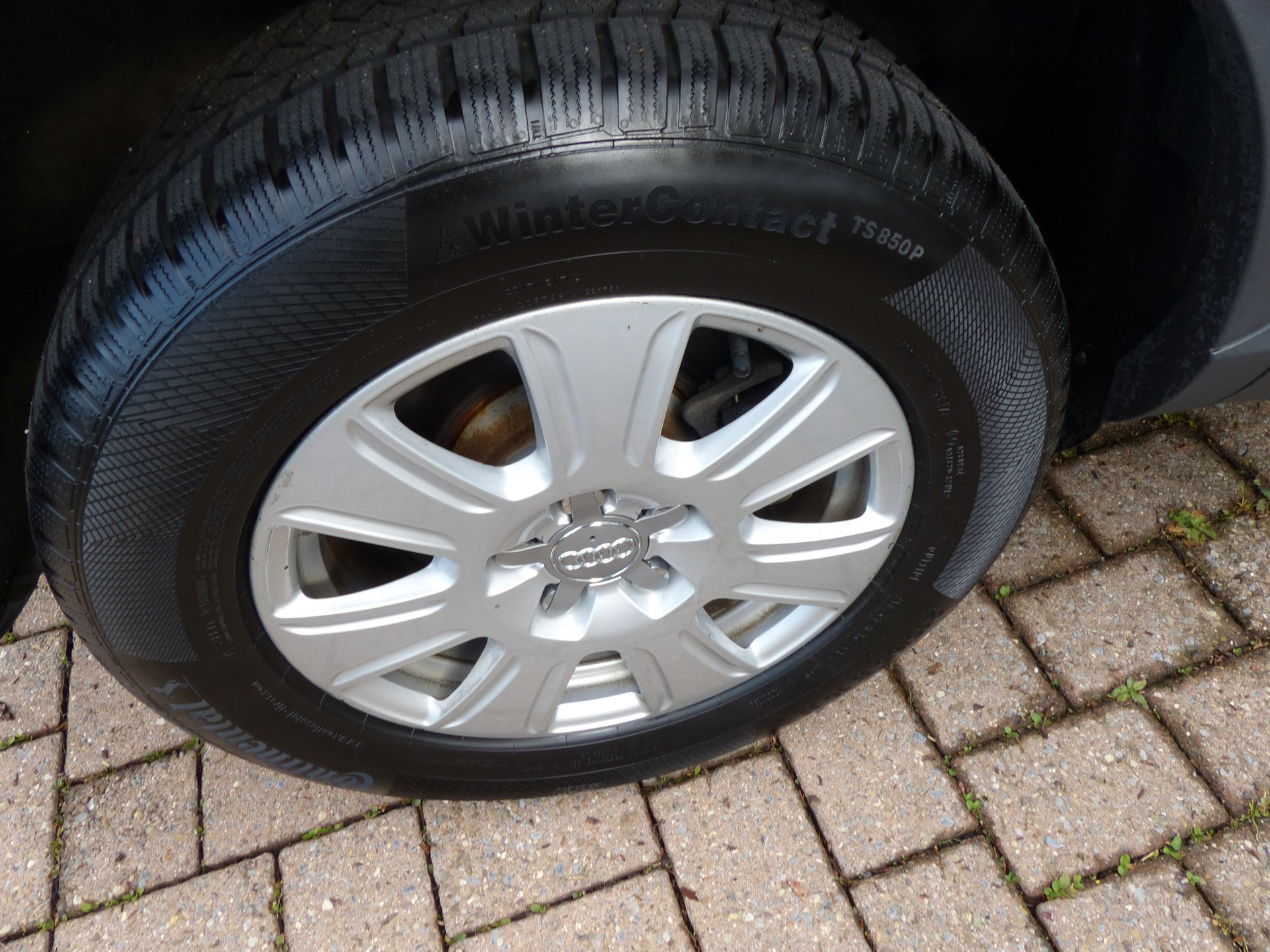 AUDI Q3 2.0 TDI quattro S-tronic-image-4