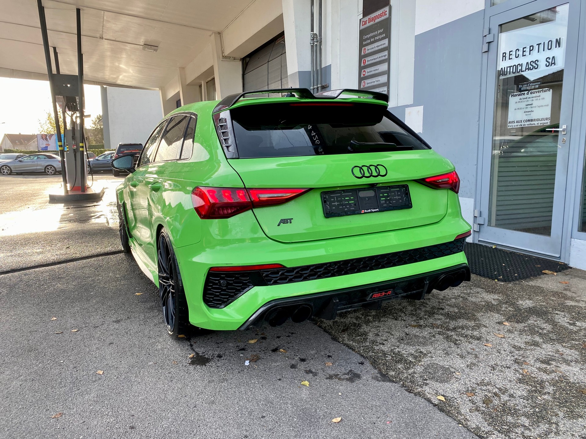 AUDI RS3 Sportback 2.5 TSI quattro ABT RS3-R 1 OF 200-showroom-element-2
