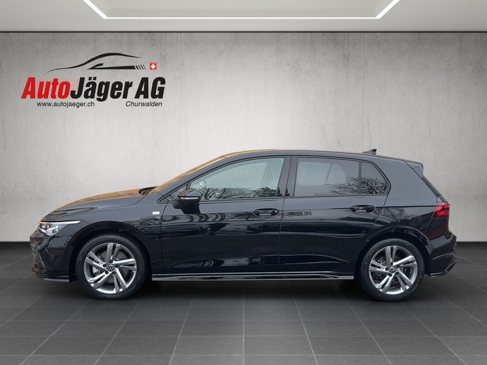 VW Golf 2.0 TDI R-Line DSG 4Motion-image-2
