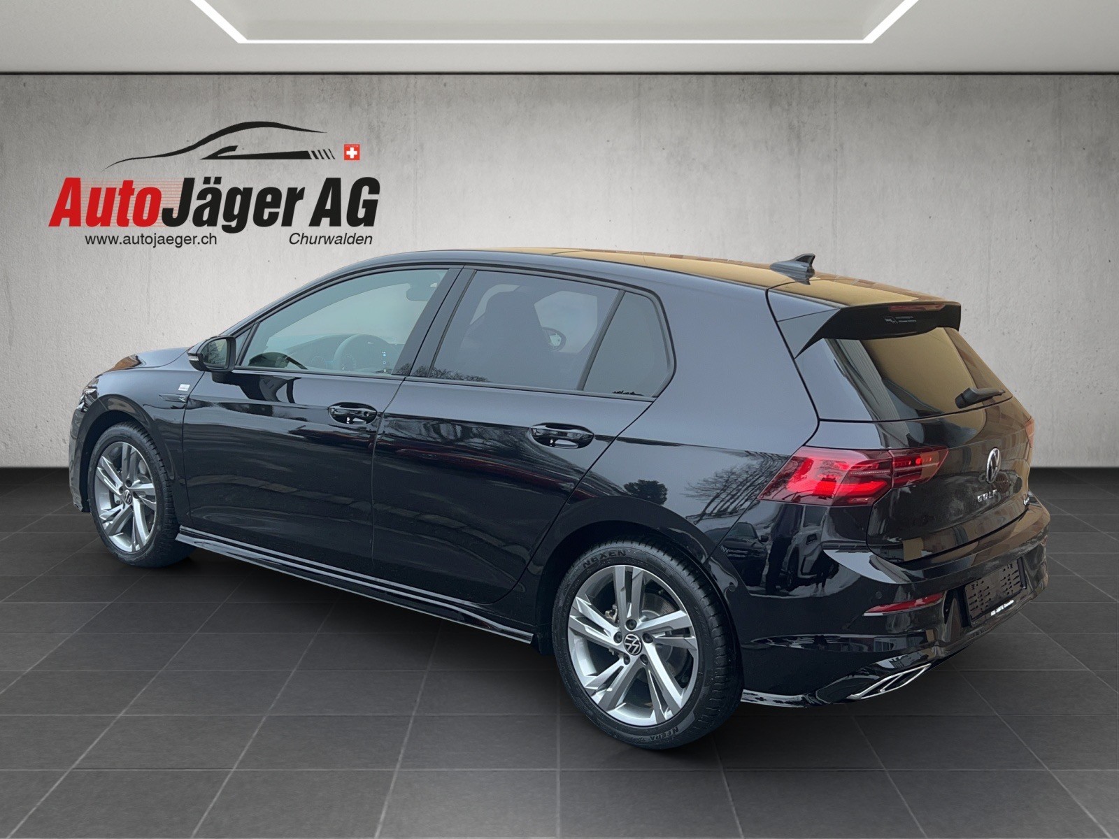 VW Golf 2.0 TDI R-Line DSG 4Motion-image-6