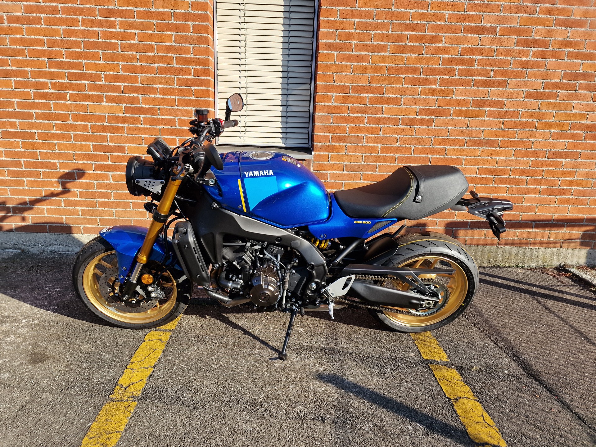 YAMAHA XSR 900-image-2
