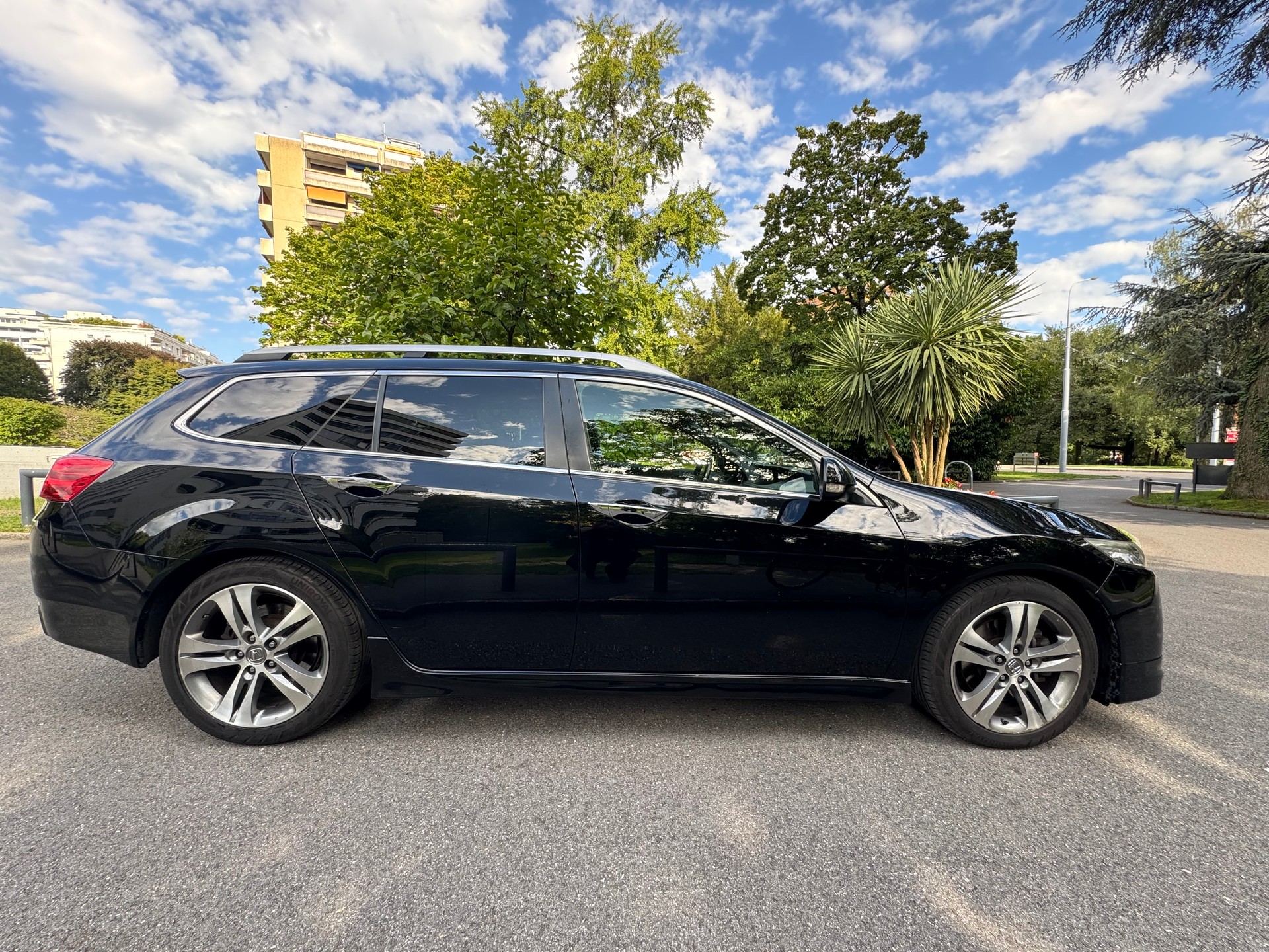 HONDA Accord Tourer 2.2 i-CTDi Type-S Advanced Safety Edition-image-3