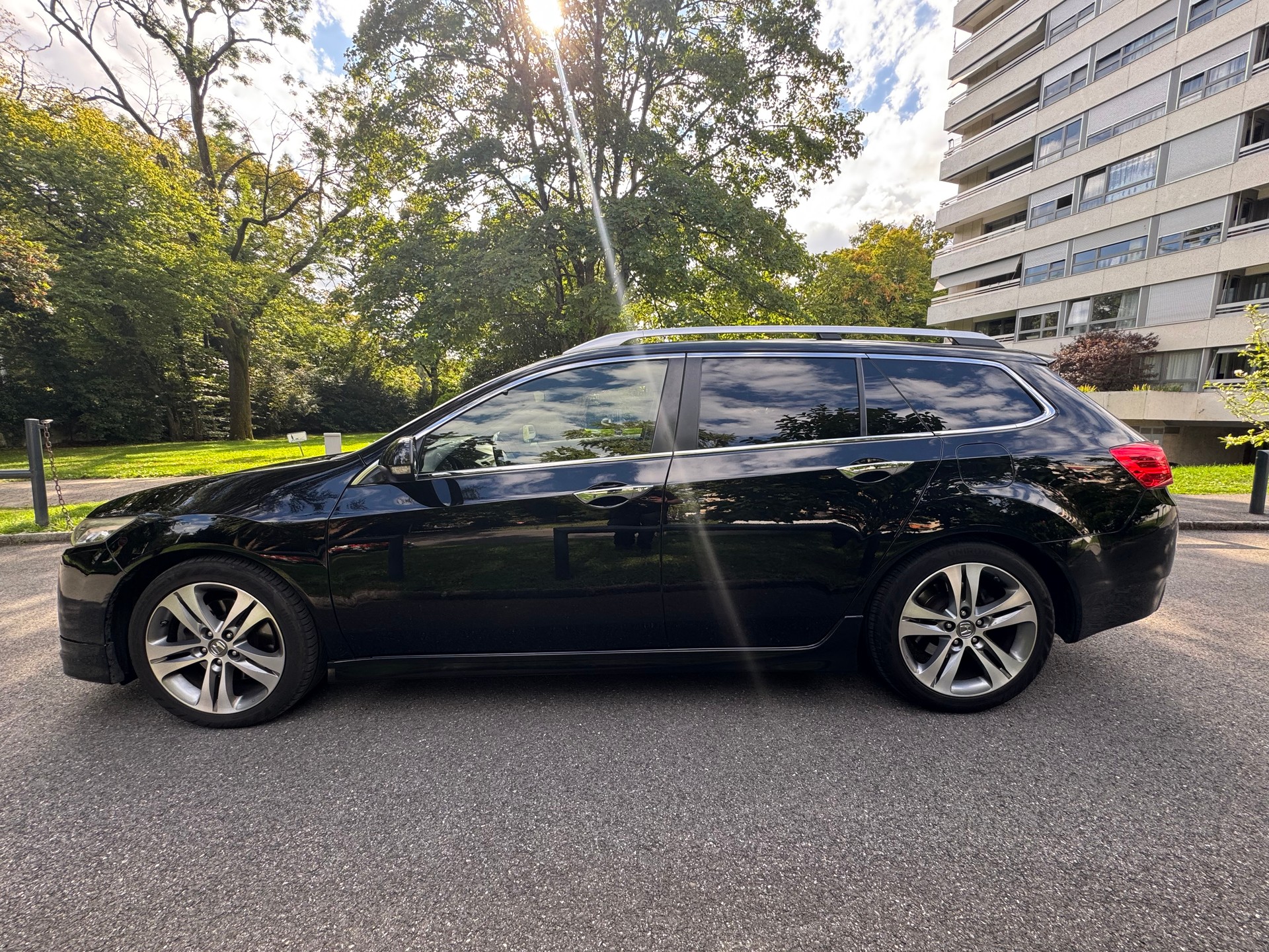 HONDA Accord Tourer 2.2 i-CTDi Type-S Advanced Safety Edition-image-4