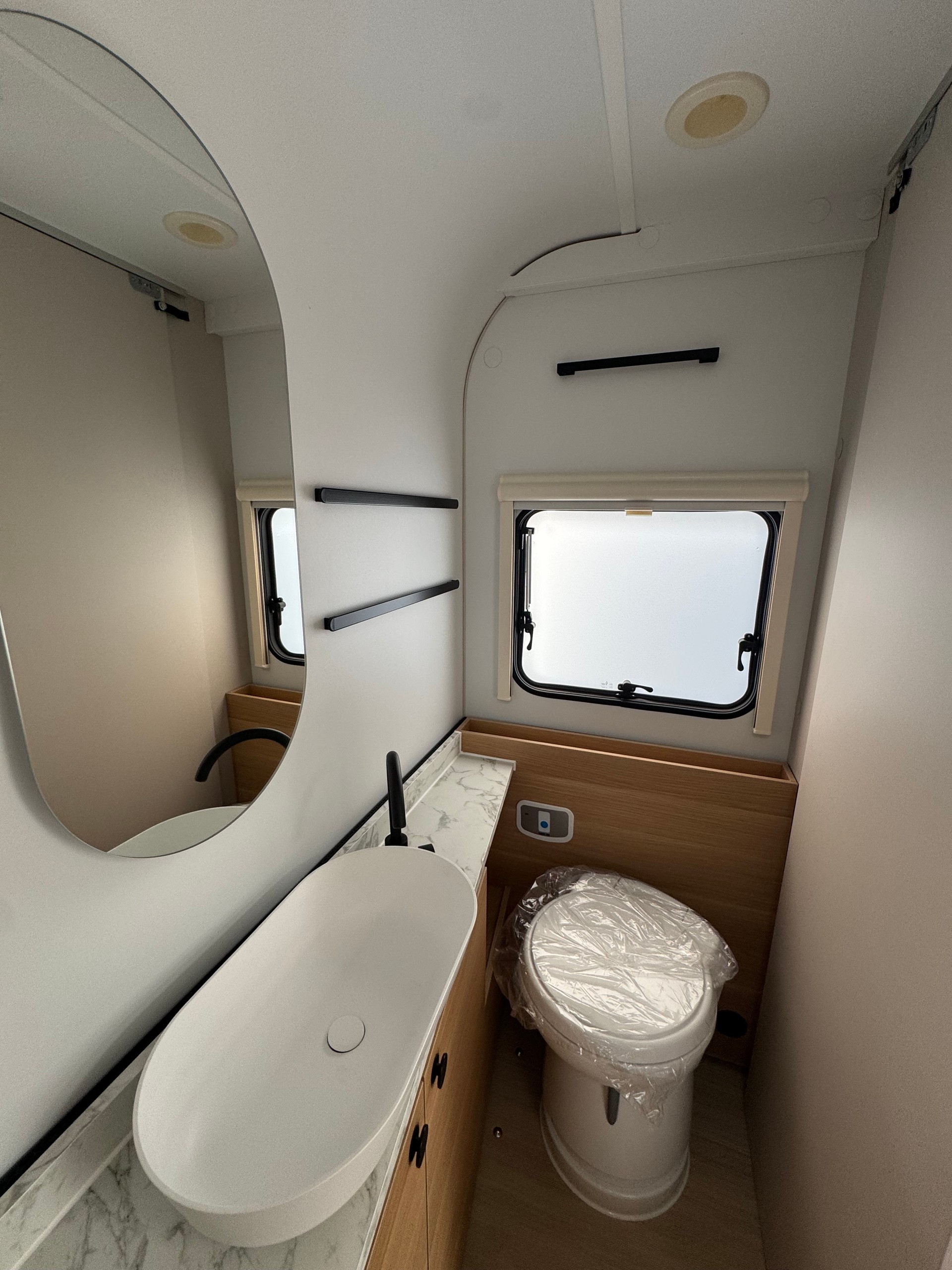 ADRIA Adora 572 UT-image-9