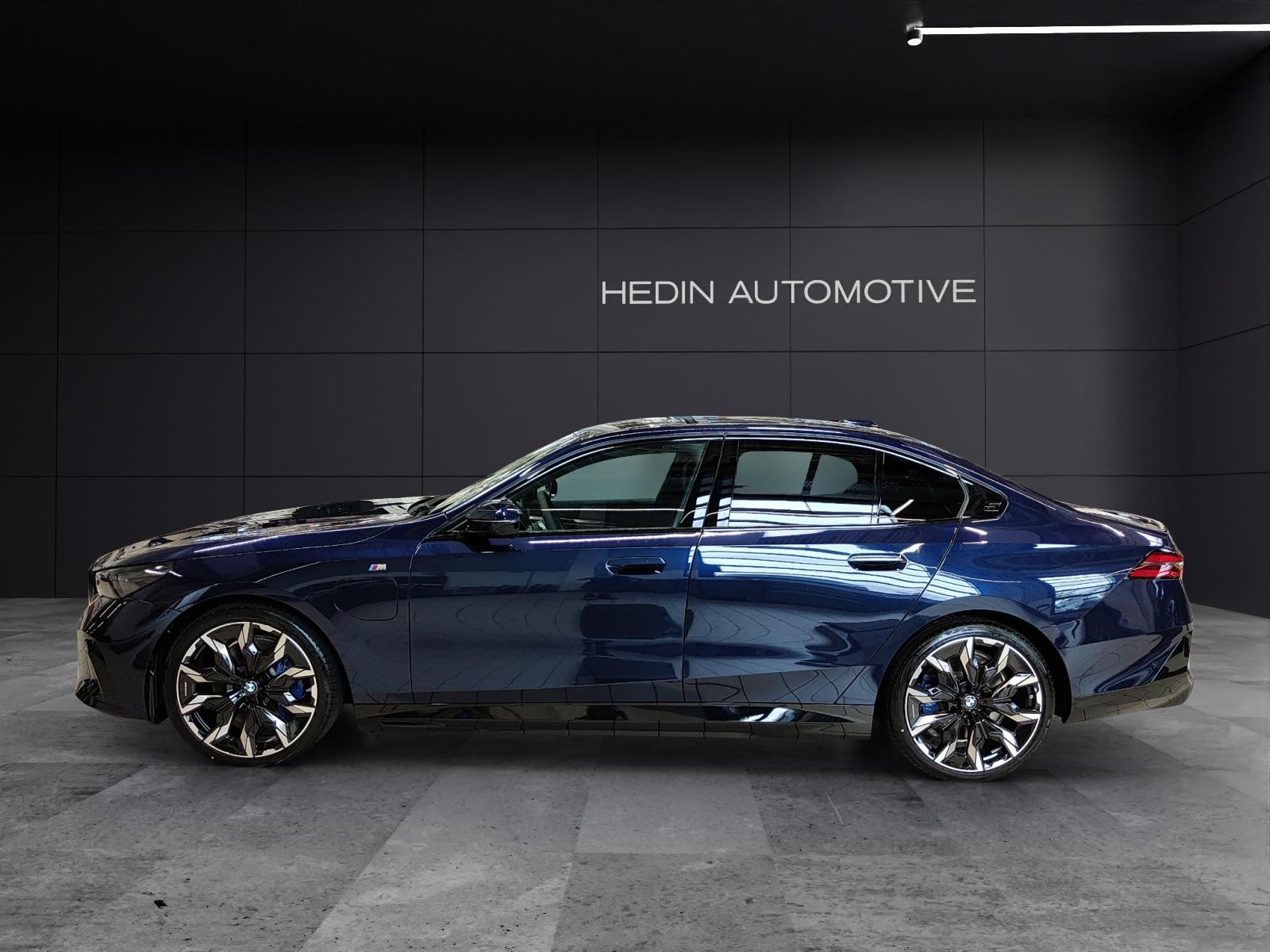 BMW 550e xDrive-showroom-element-3