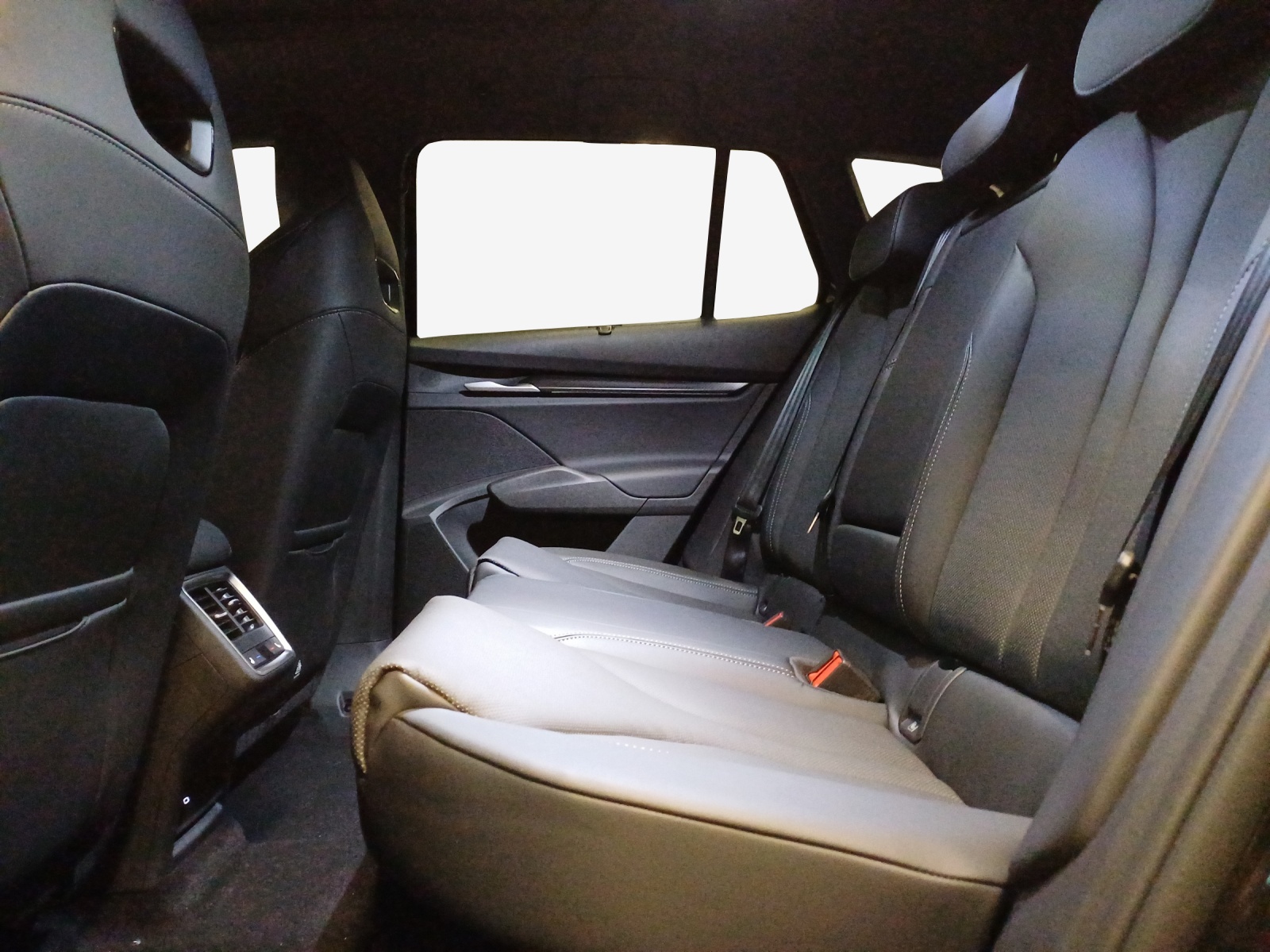 SKODA Enyaq 4x4 RS-image-11