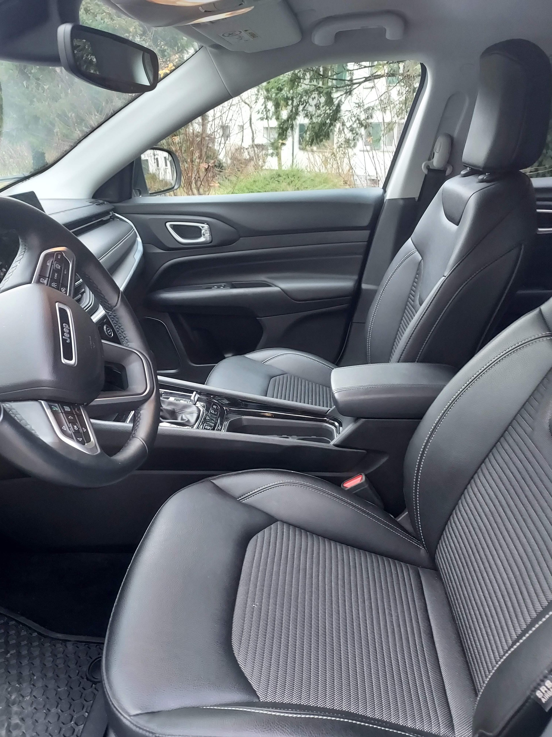 JEEP Compass 1.3 T PHEV Swiss Limited Plus AWD-image-4
