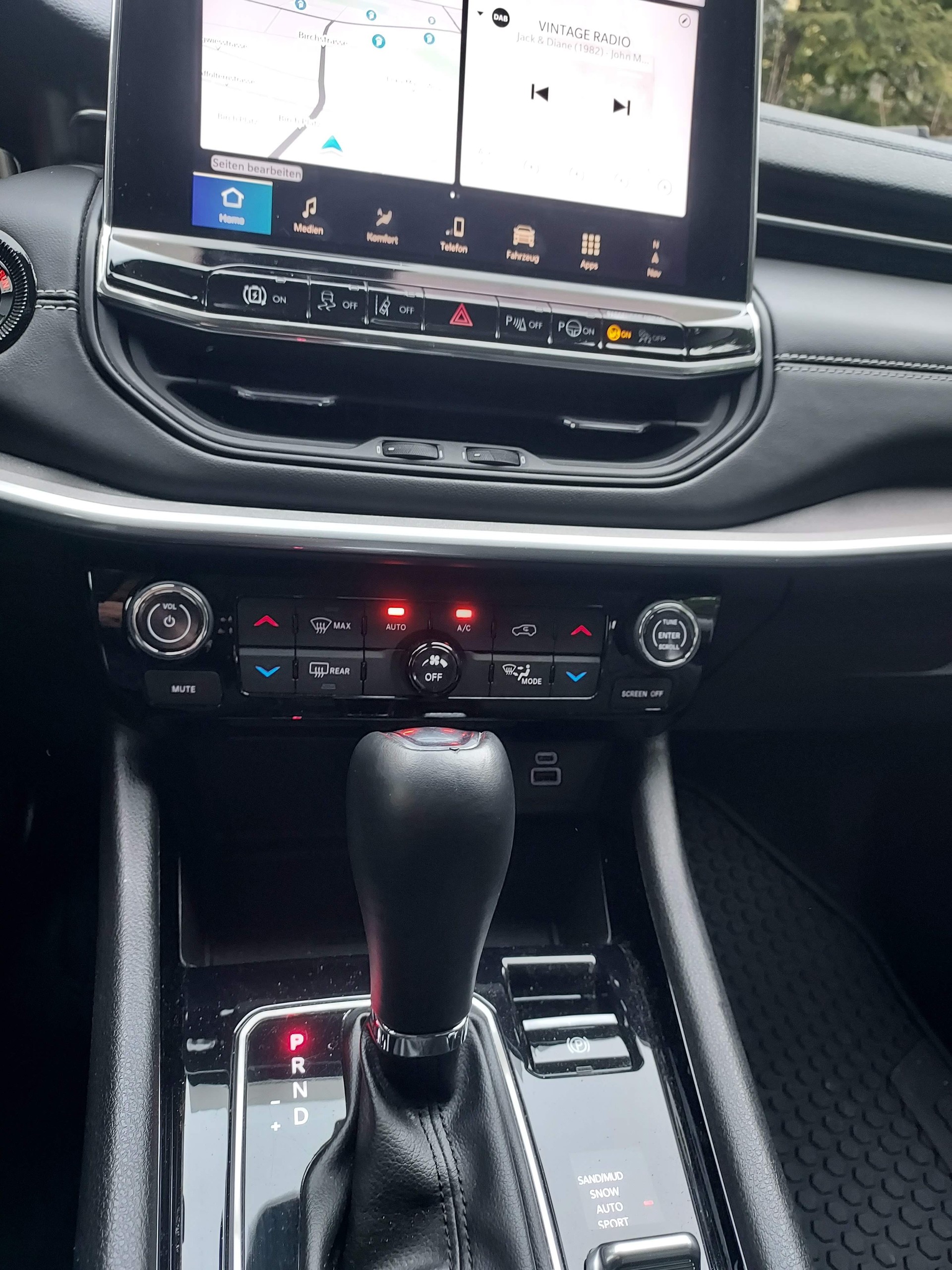 JEEP Compass 1.3 T PHEV Swiss Limited Plus AWD-image-8