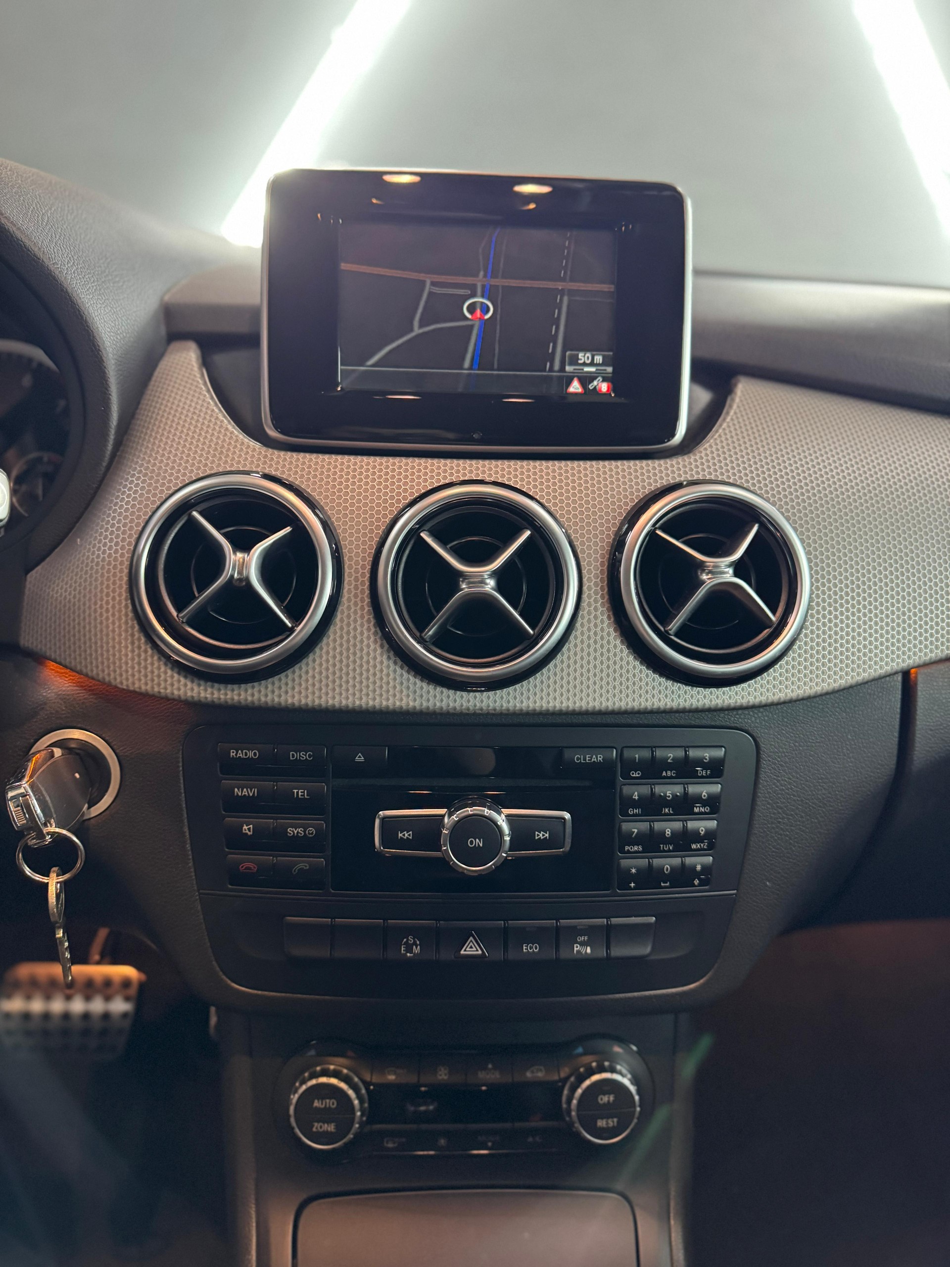 MERCEDES-BENZ B 200 7G-DCT-image-10