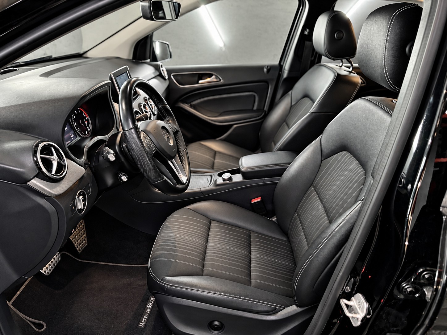 MERCEDES-BENZ B 200 7G-DCT-image-6