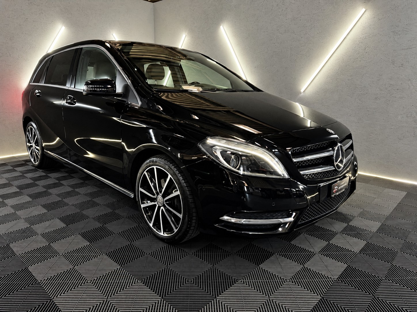 MERCEDES-BENZ B 200 7G-DCT