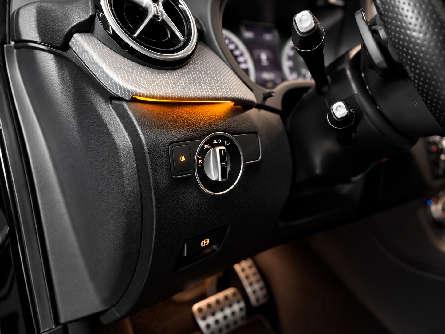 MERCEDES-BENZ B 200 7G-DCT-image-12