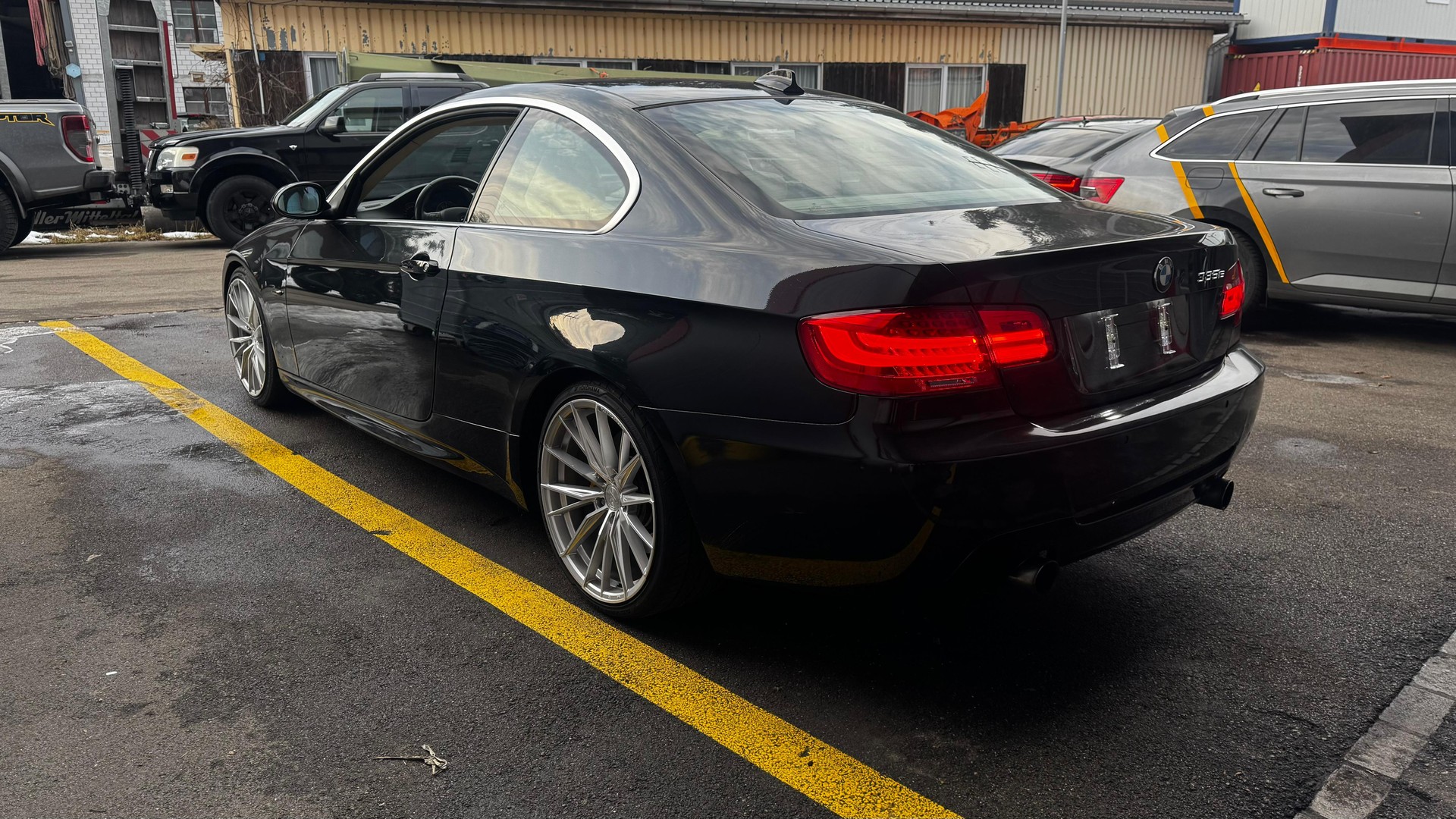 BMW 335i Coupé-image-6