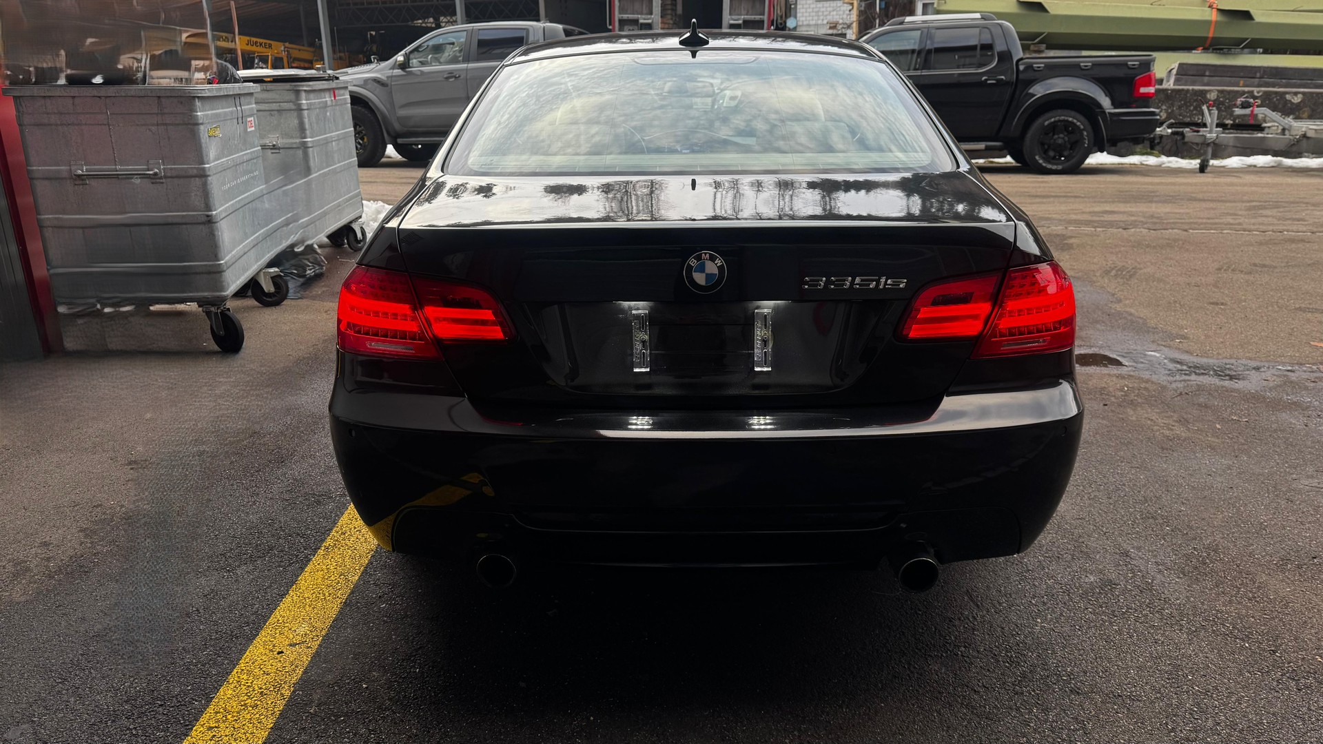 BMW 335i Coupé-image-5