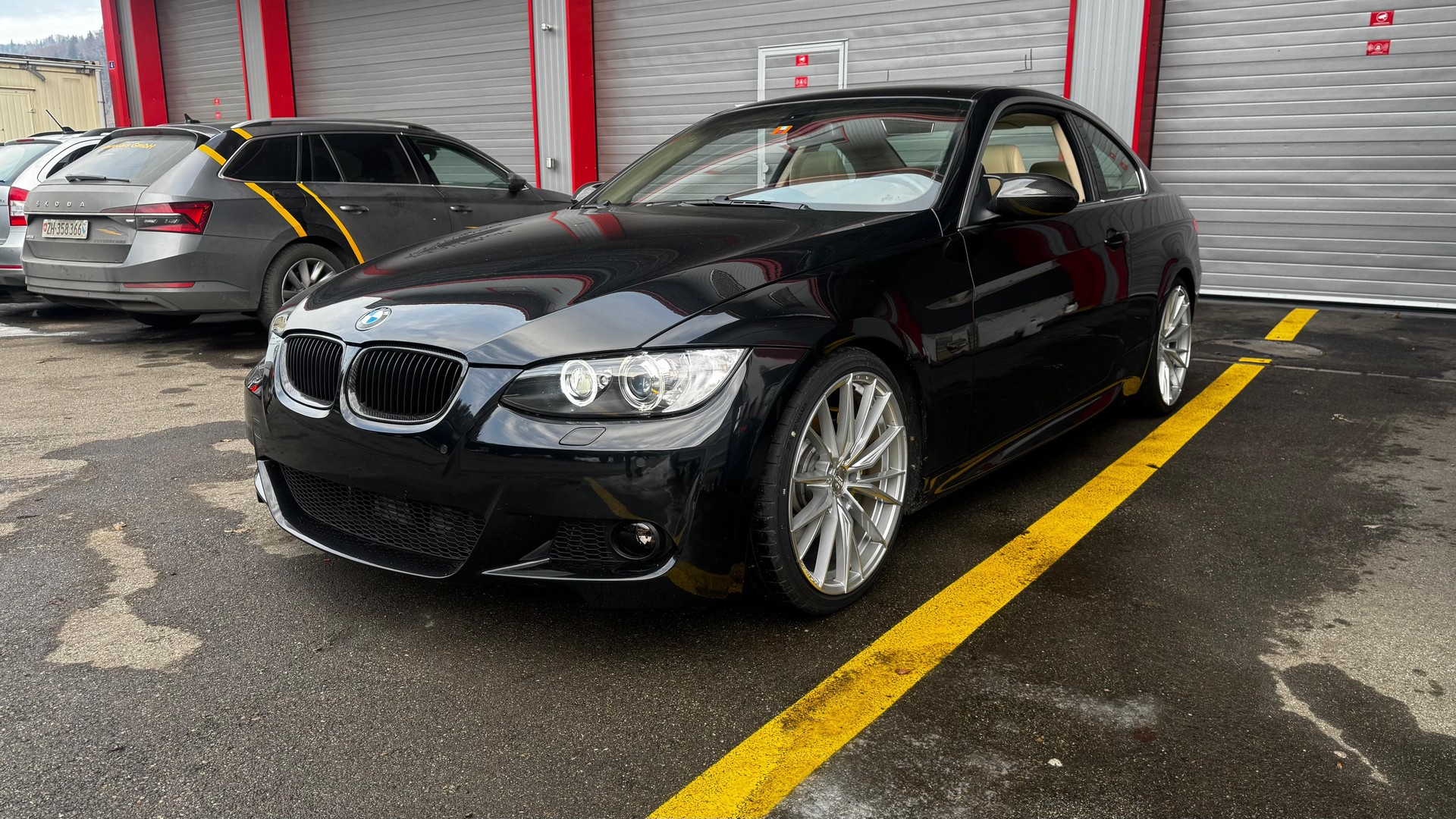 BMW 335i Coupé-image-2
