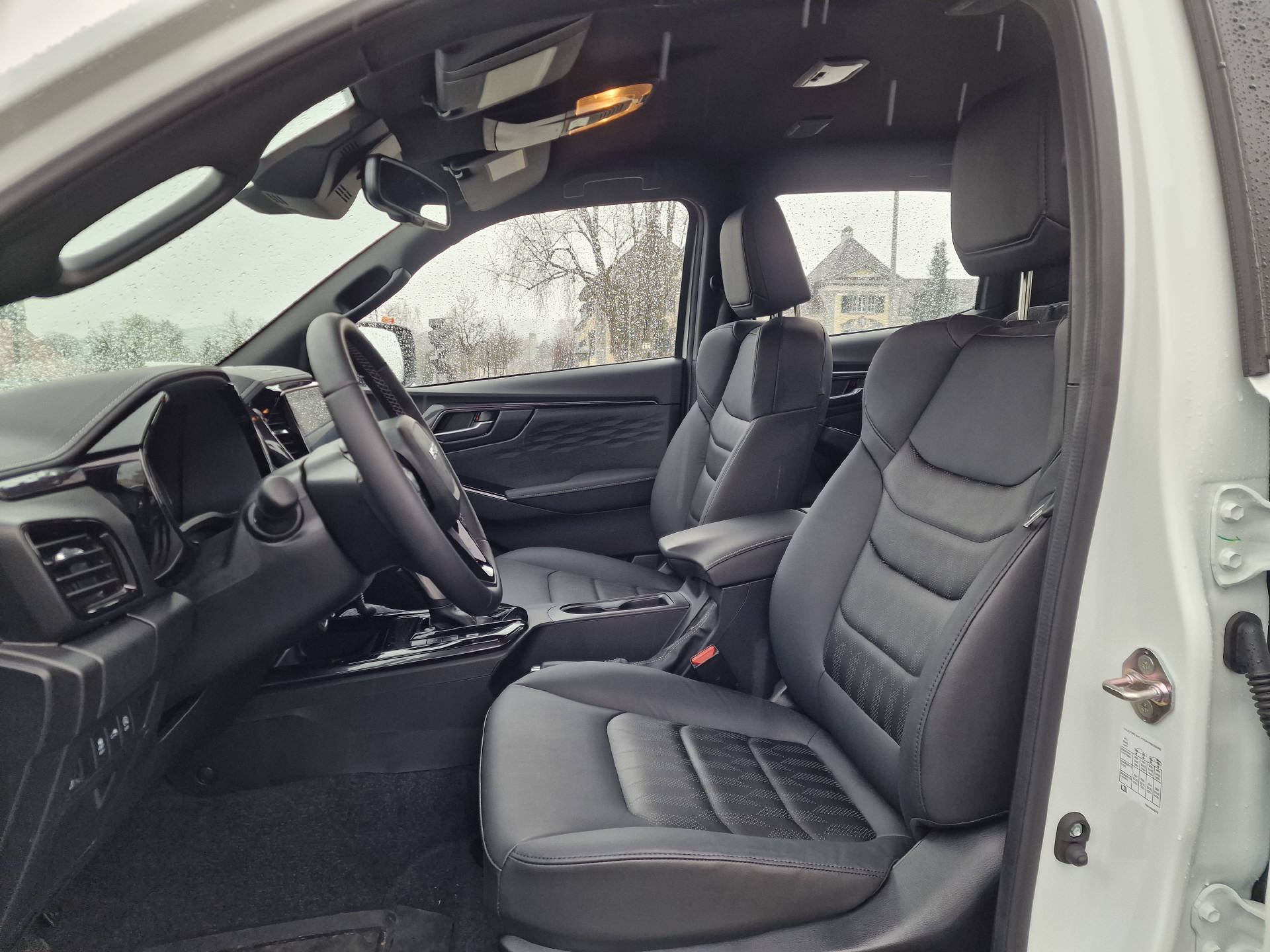 ISUZU D-Max Crew Pick-up 1.9 DDi N60 Nitro Sport 4x4-image-21