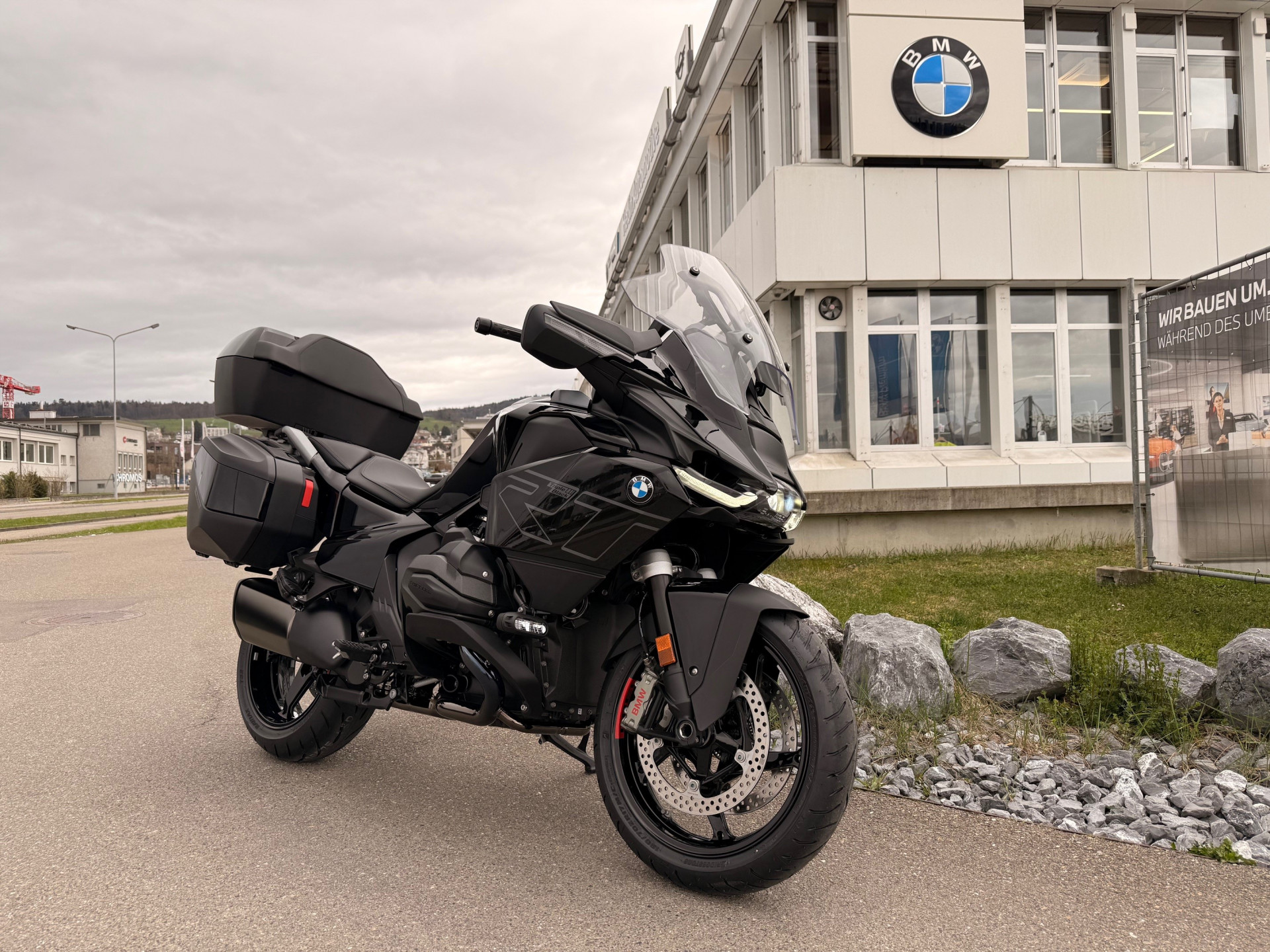 BMW R 1300 RT Triple Black Style Triple Black - Boxer Deal-showroom-element-1