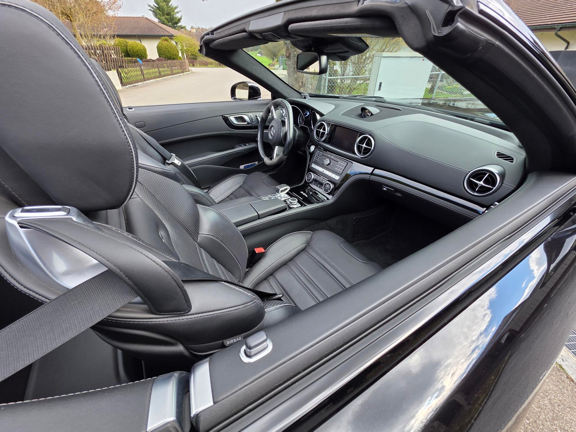 MERCEDES-BENZ SL 63 AMG Speedshift (Cabriolet)-image-14