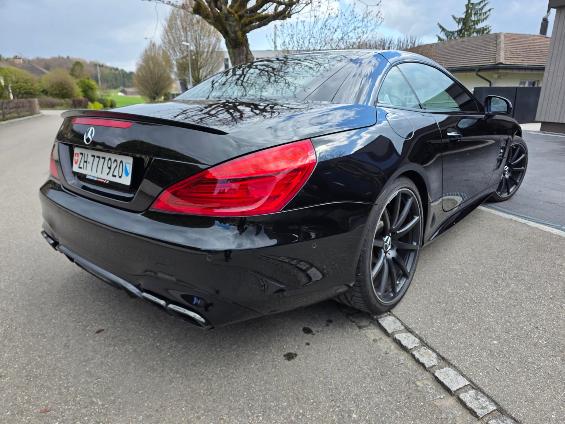 MERCEDES-BENZ SL 63 AMG Speedshift (Cabriolet)-image-4