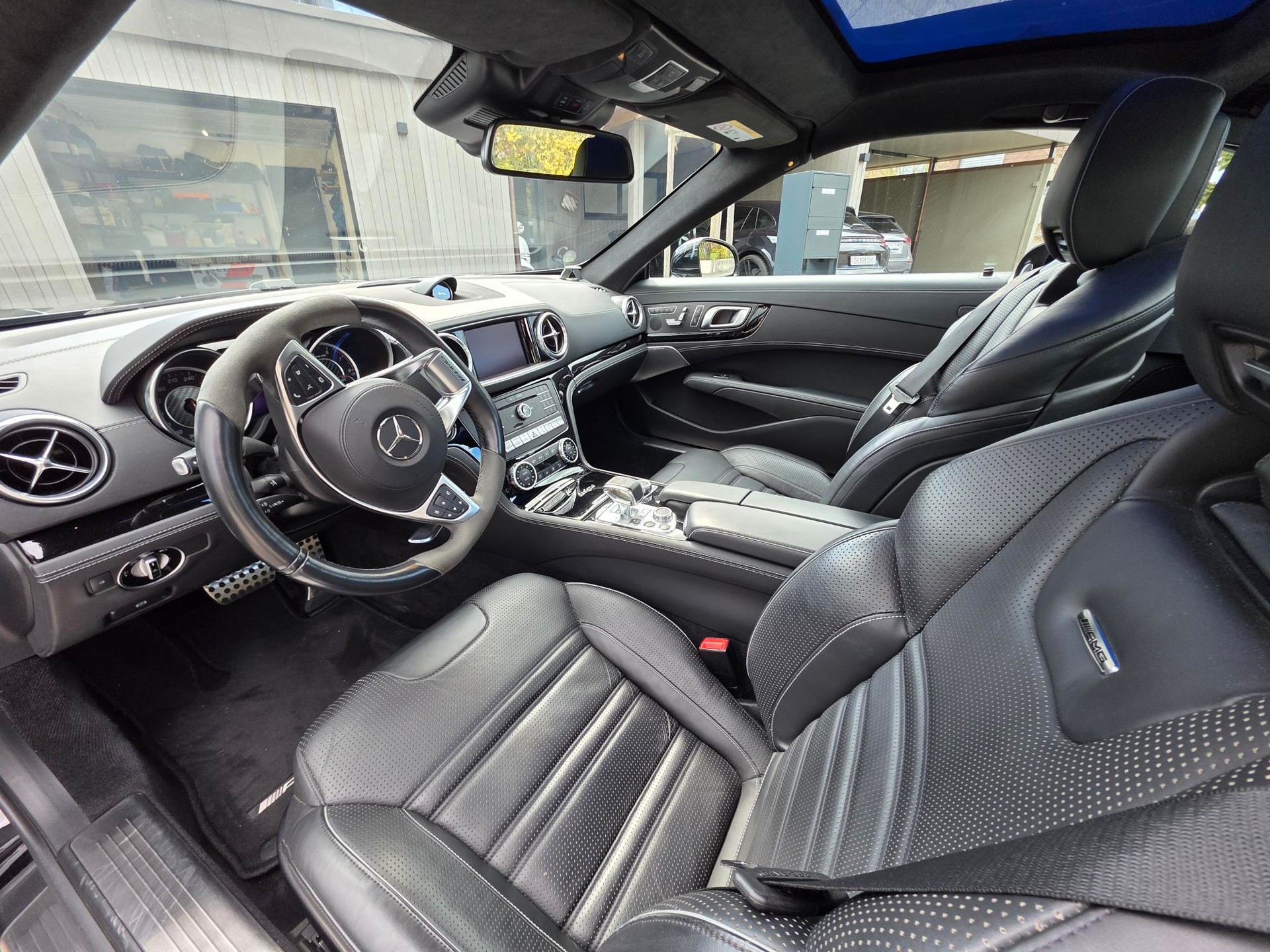 MERCEDES-BENZ SL 63 AMG Speedshift (Cabriolet)-image-8