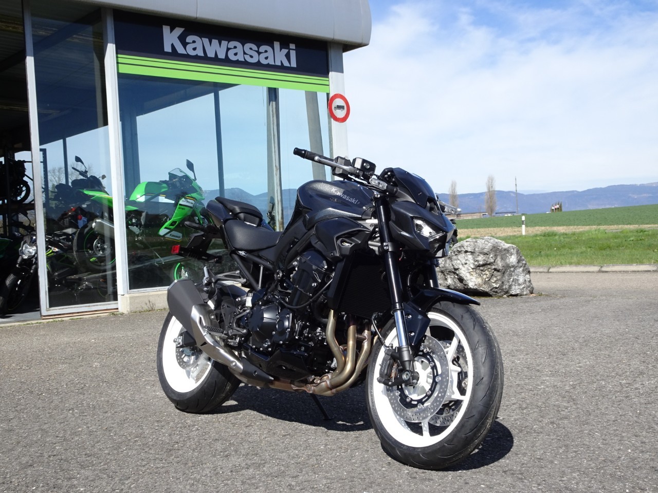 KAWASAKI Z 900 (35kW) Black & White-image-1