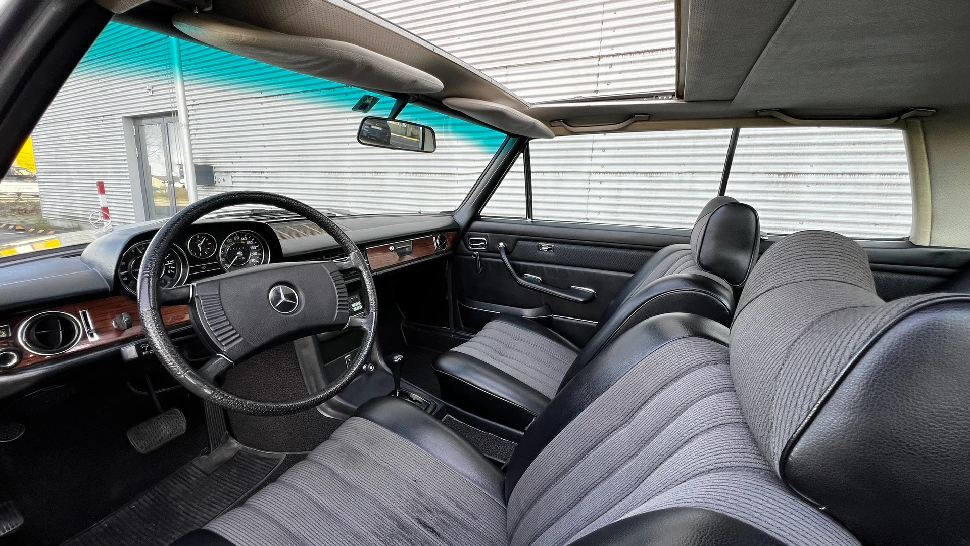 MERCEDES-BENZ 280 CE AUTOMATIK l 188 PS-image-27