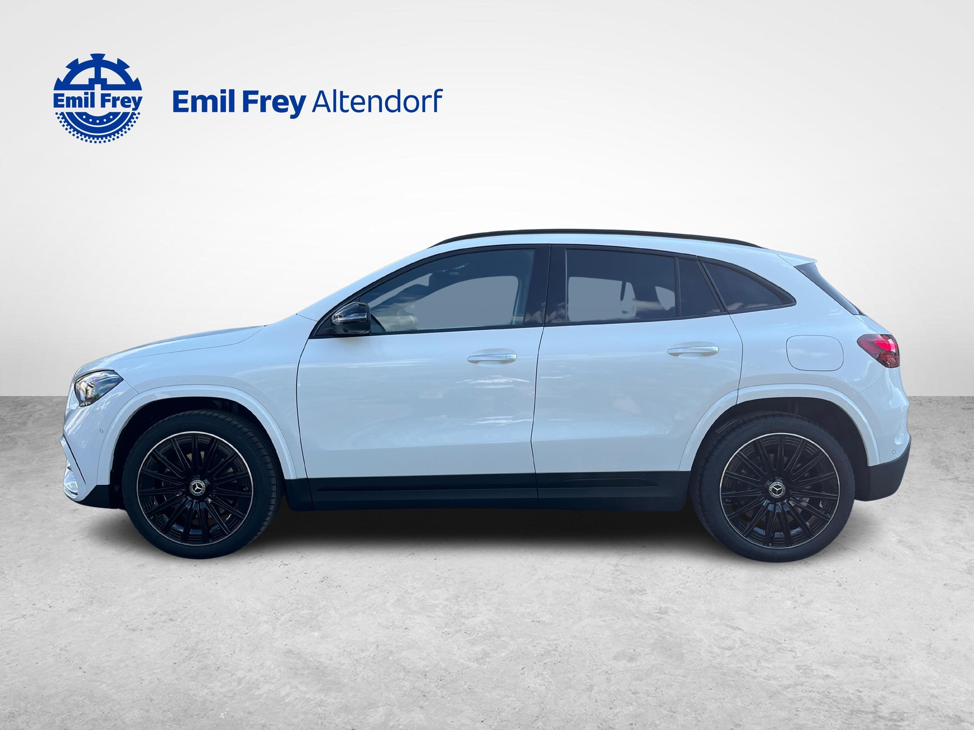 MERCEDES-BENZ GLA 250 e EQ Star AMG Line-showroom-element-1